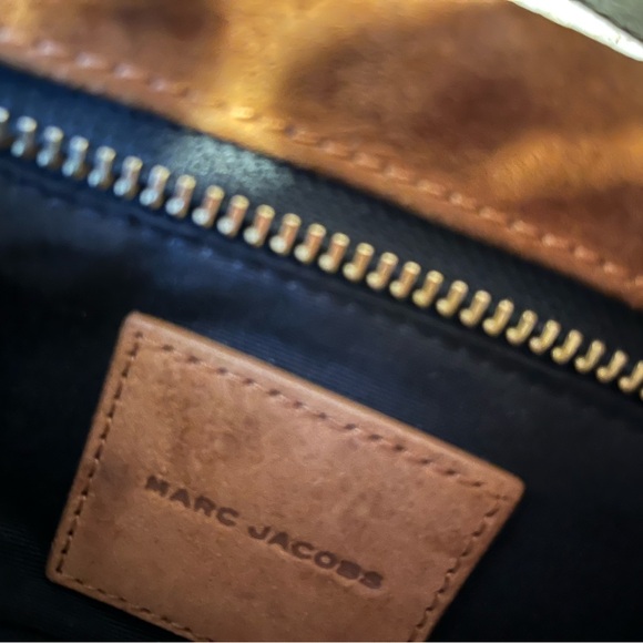 Marc Jacobs The Cargo Bag in Suede - Picture 9 of 15